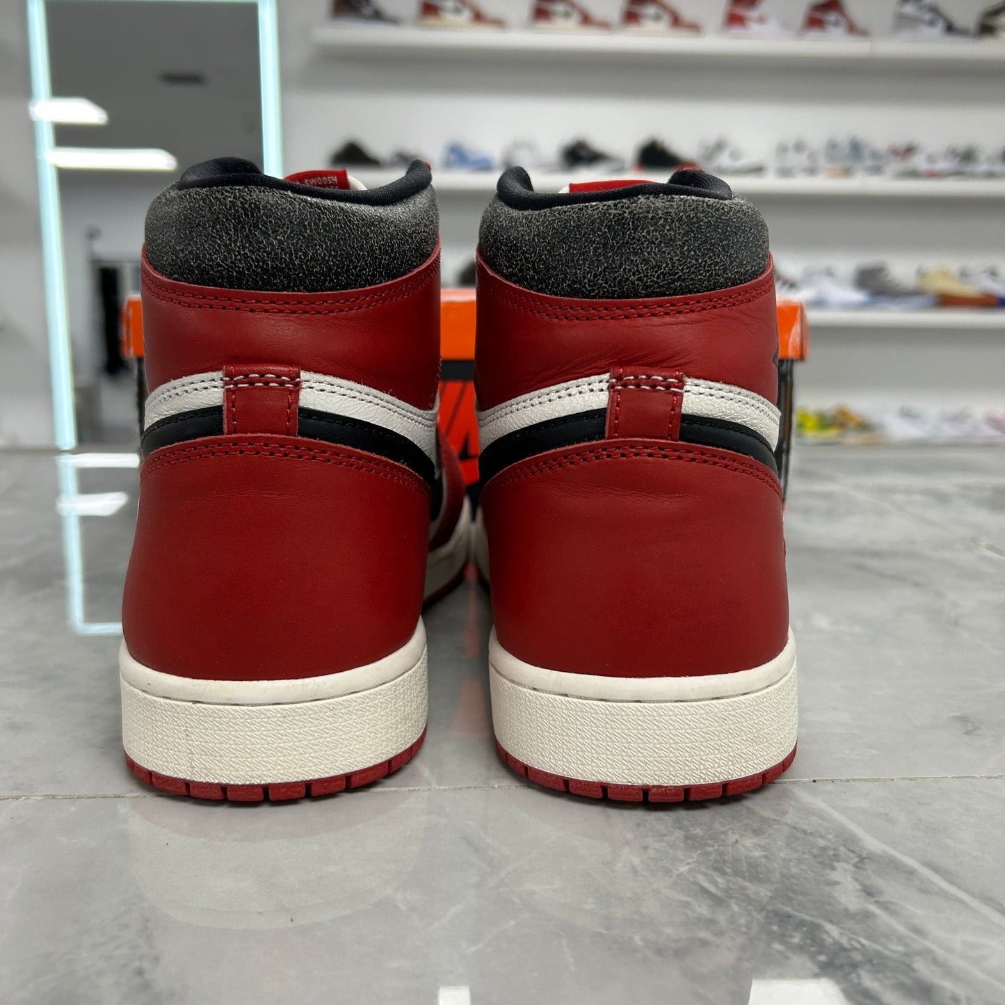 Jordan 1 Retro High OG Chicago Lost and Found (Used)