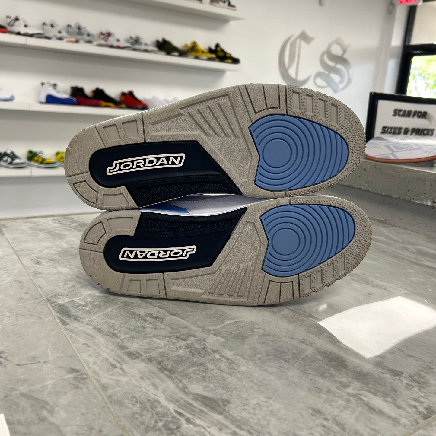 Air Jordan 3 Retro UNC (USED)