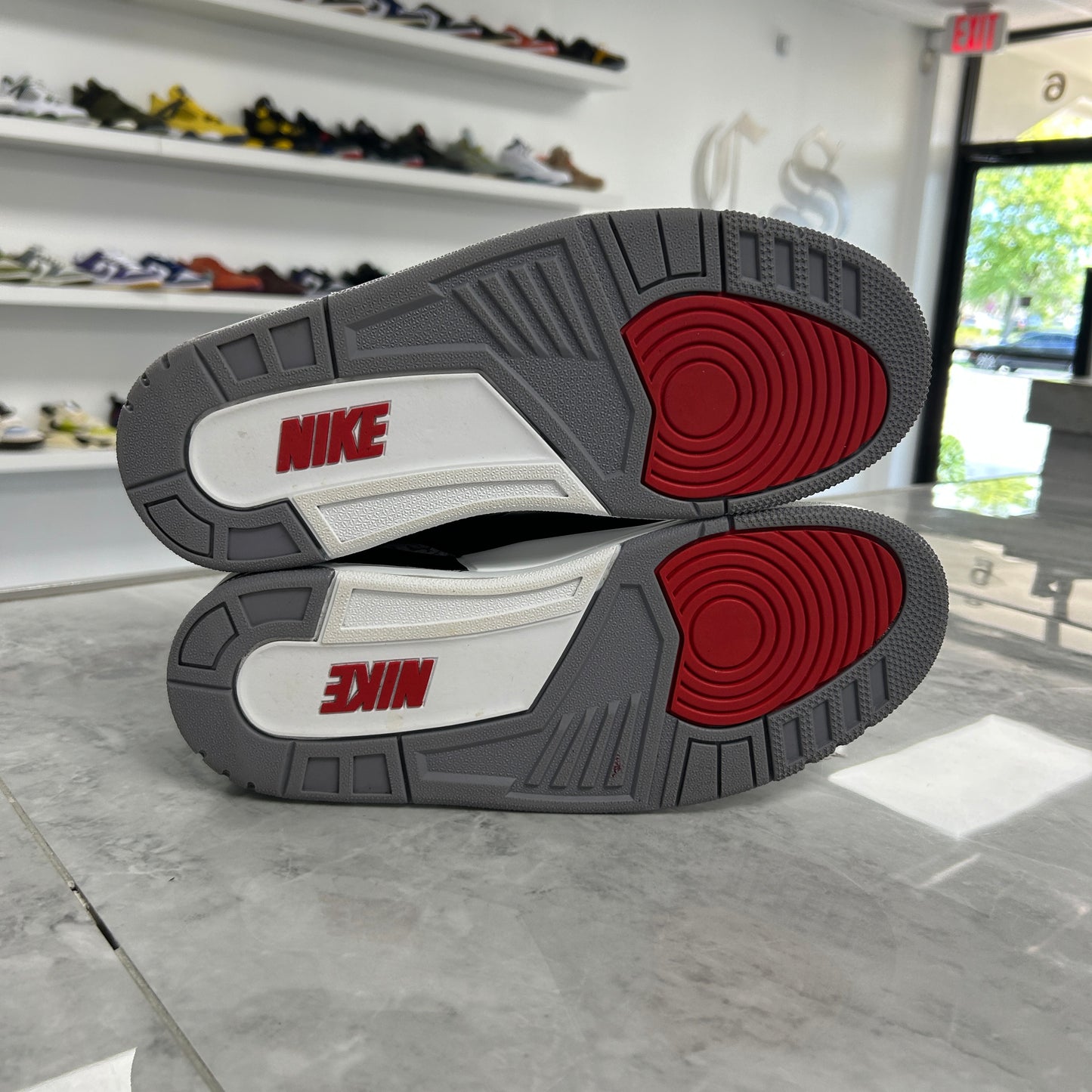 Air Jordan 3 Retro OG 'Black
Cement' 2024 (USED)
