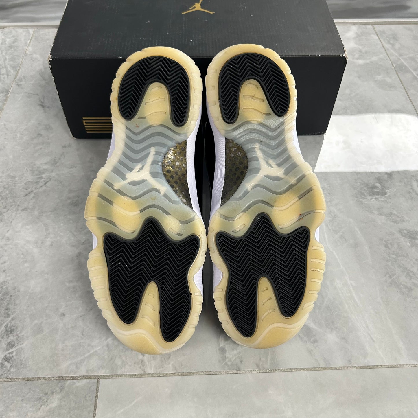 Jordan 11 Retro DMP Gratitude (2023)(USED)