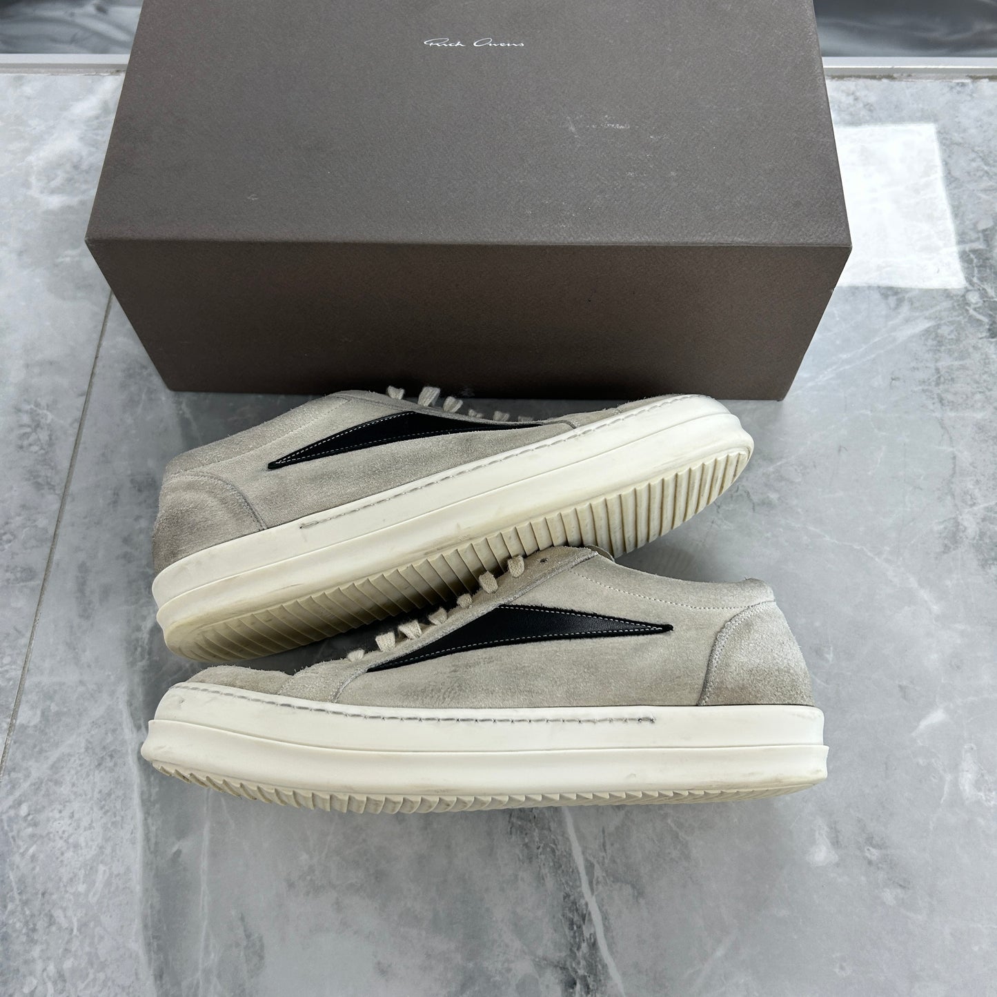 Rick Owens Luxor Vintage Low Milk
Black (Used)