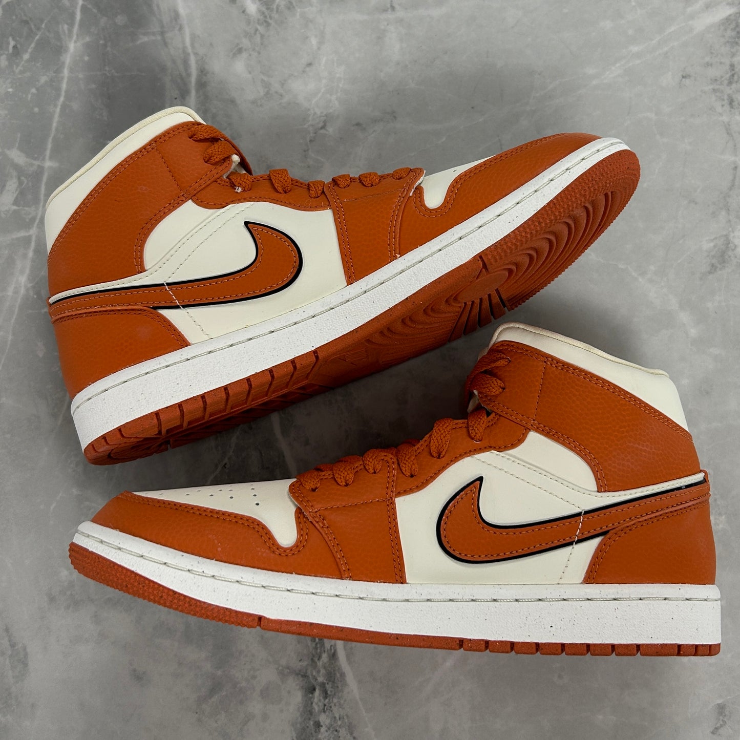 Jordan 1 Mid SE Sport Spice (NEW NO BOX)(SZ 8.5M)