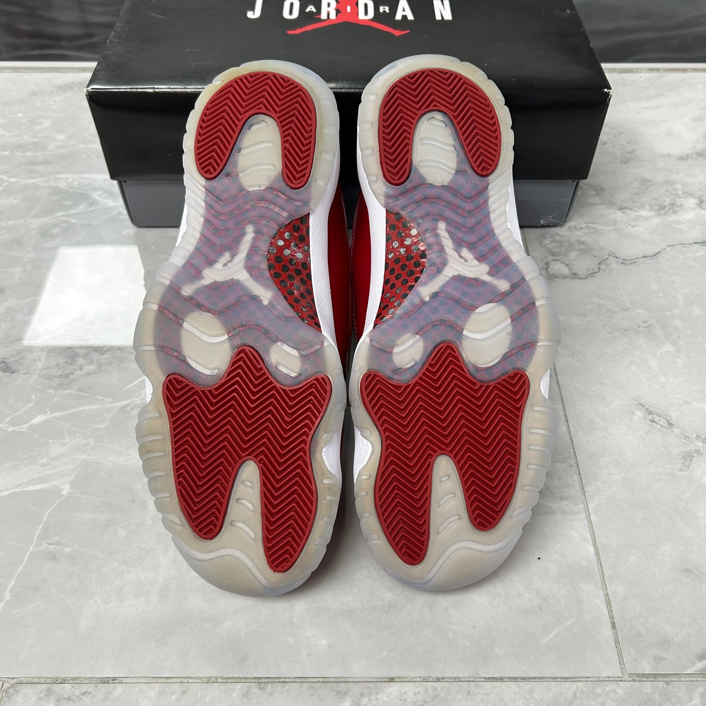 Jordan 11 Retro Cherry (2022) (USED)