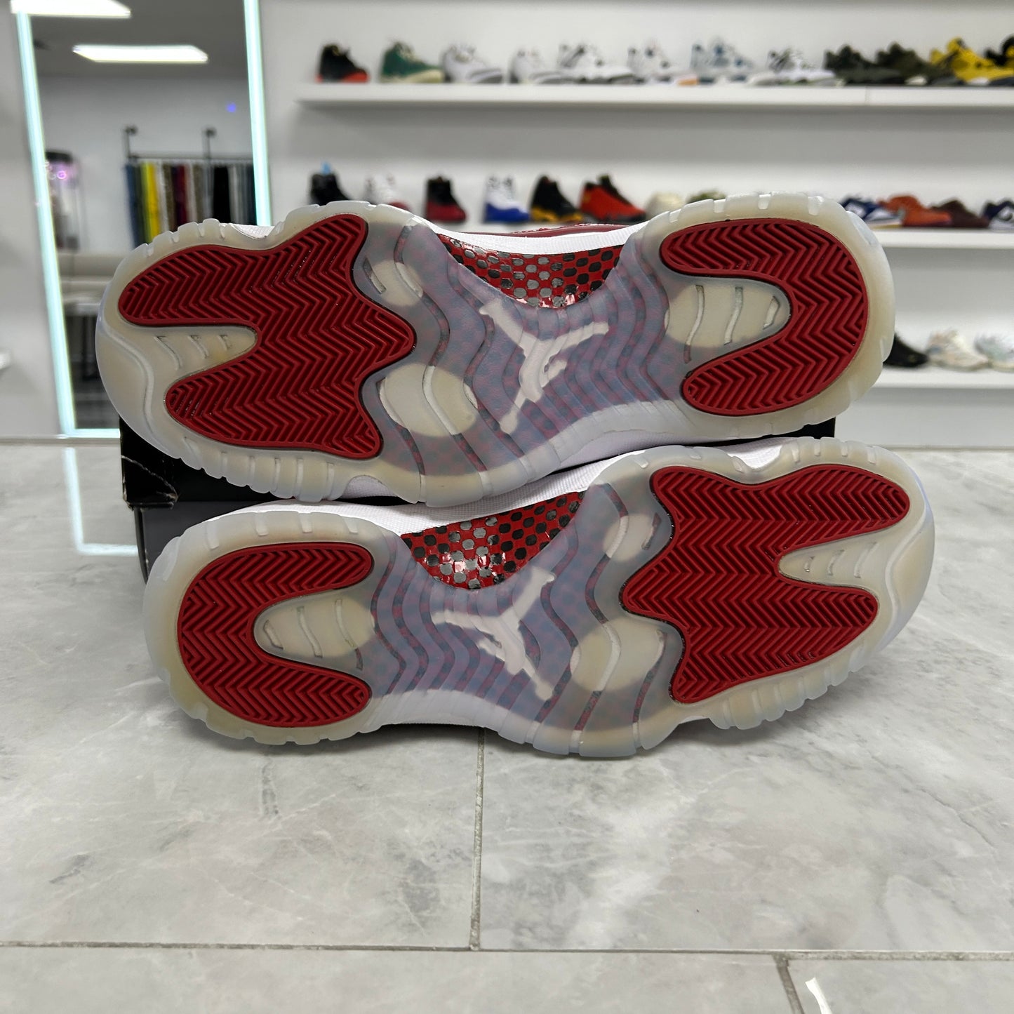 Air Jordan 11 Retro Cherry (USED)