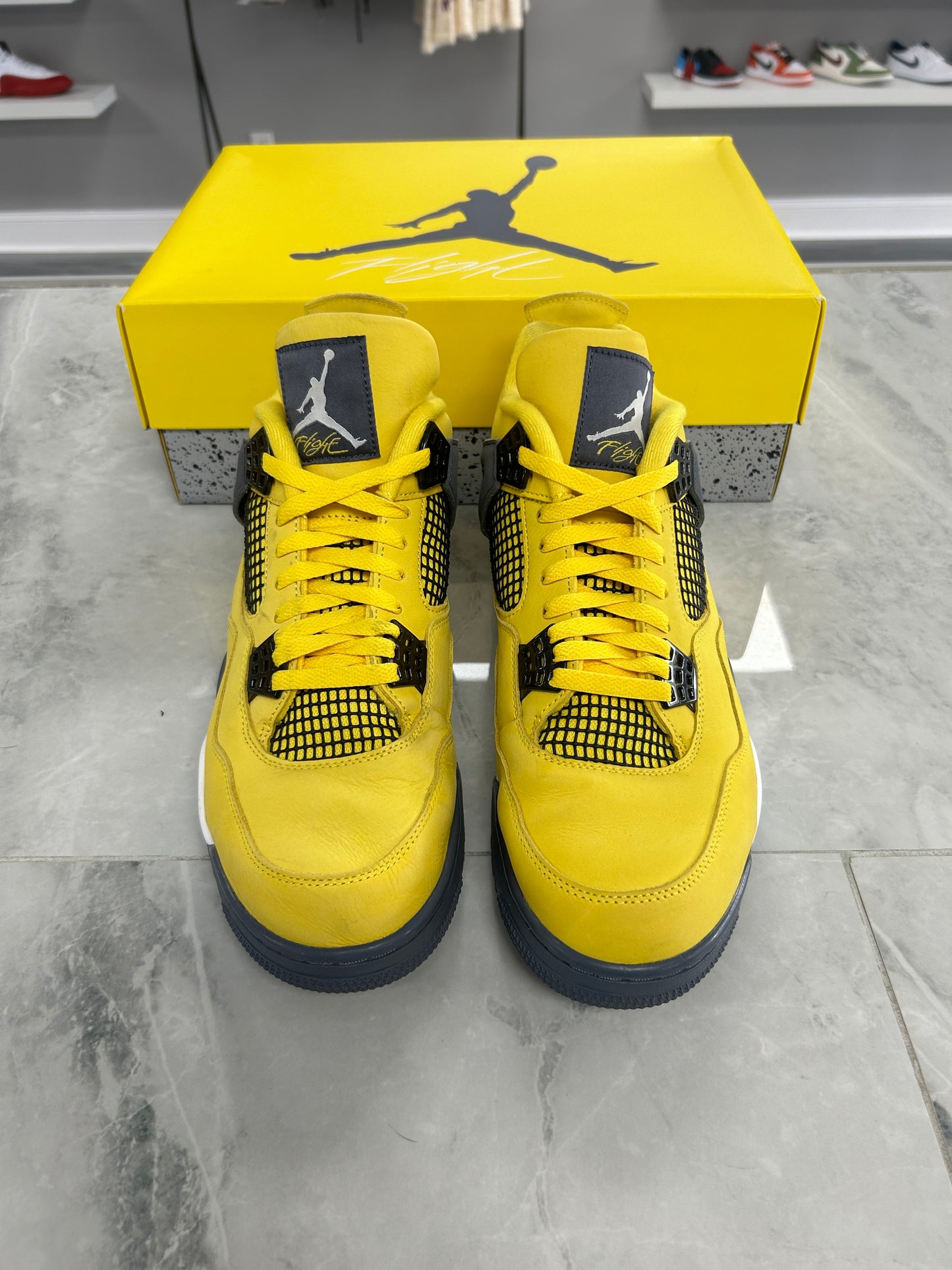 Jordan 4 Retro Lightning (2021)(USED)