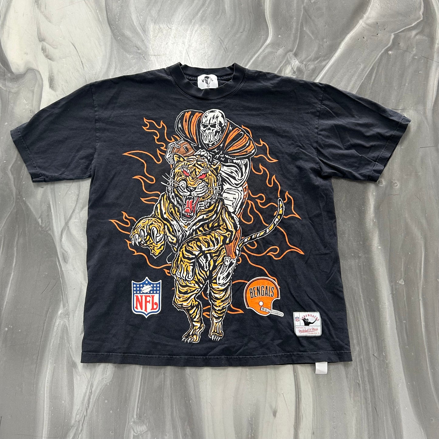 Cincinnati Bengals Mitchell & Ness
x Warren Lotas Black NFL T-Shirt
