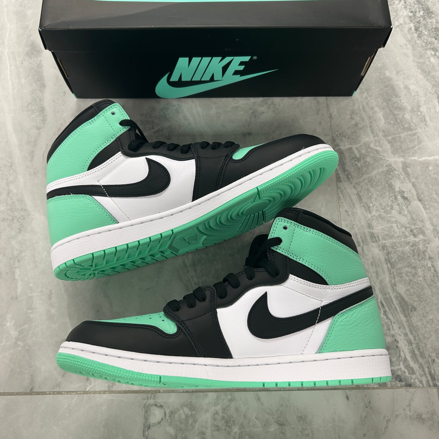 Jordan 1 Retro High OG Green Glow (USED)