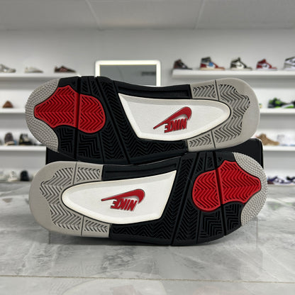 Air Jordan 4 Retro OG White
Cement 2025 (USED)