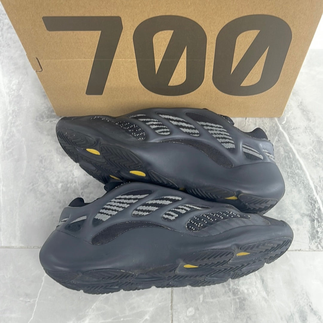 adidas Yeezy 700 V3 Dark Glow (USED)