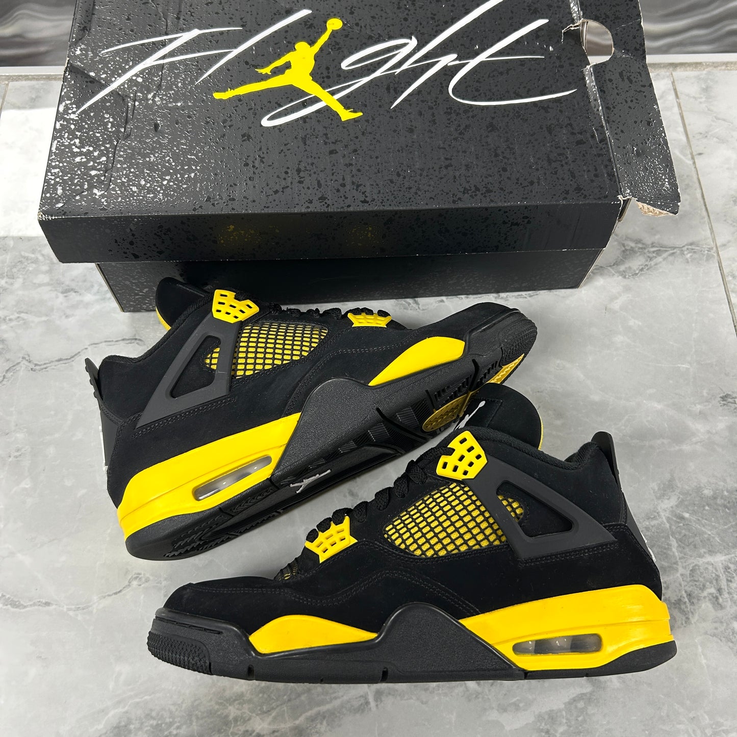 Jordan 4 Retro Thunder (2023) (USED)