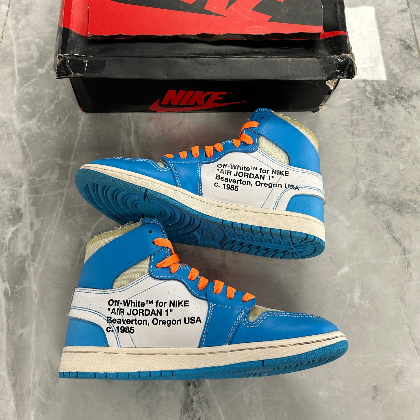 Off-White x Air Jordan 1 Retro High UNC - view 3