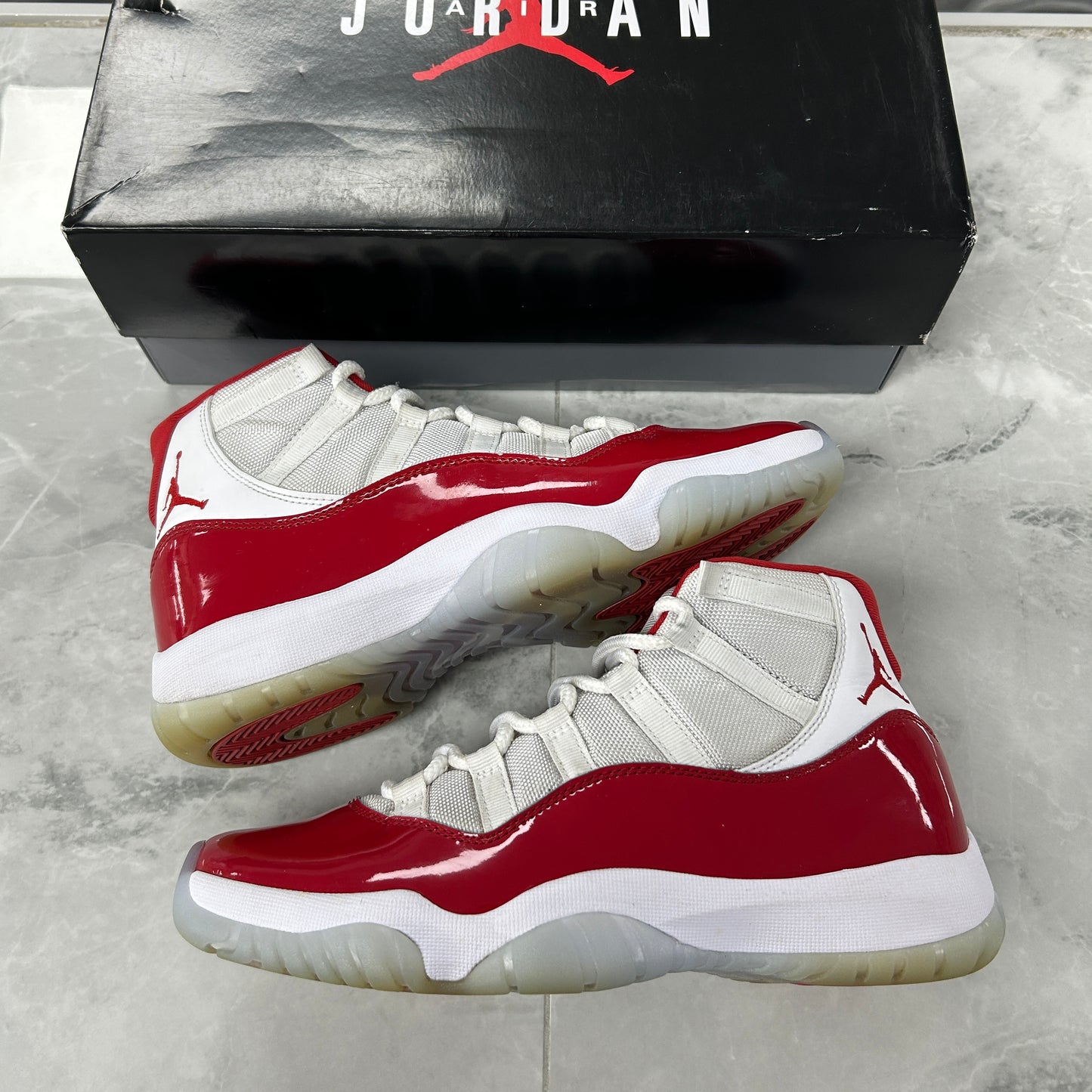 Jordan 11 Retro Cherry (2022)(USED)