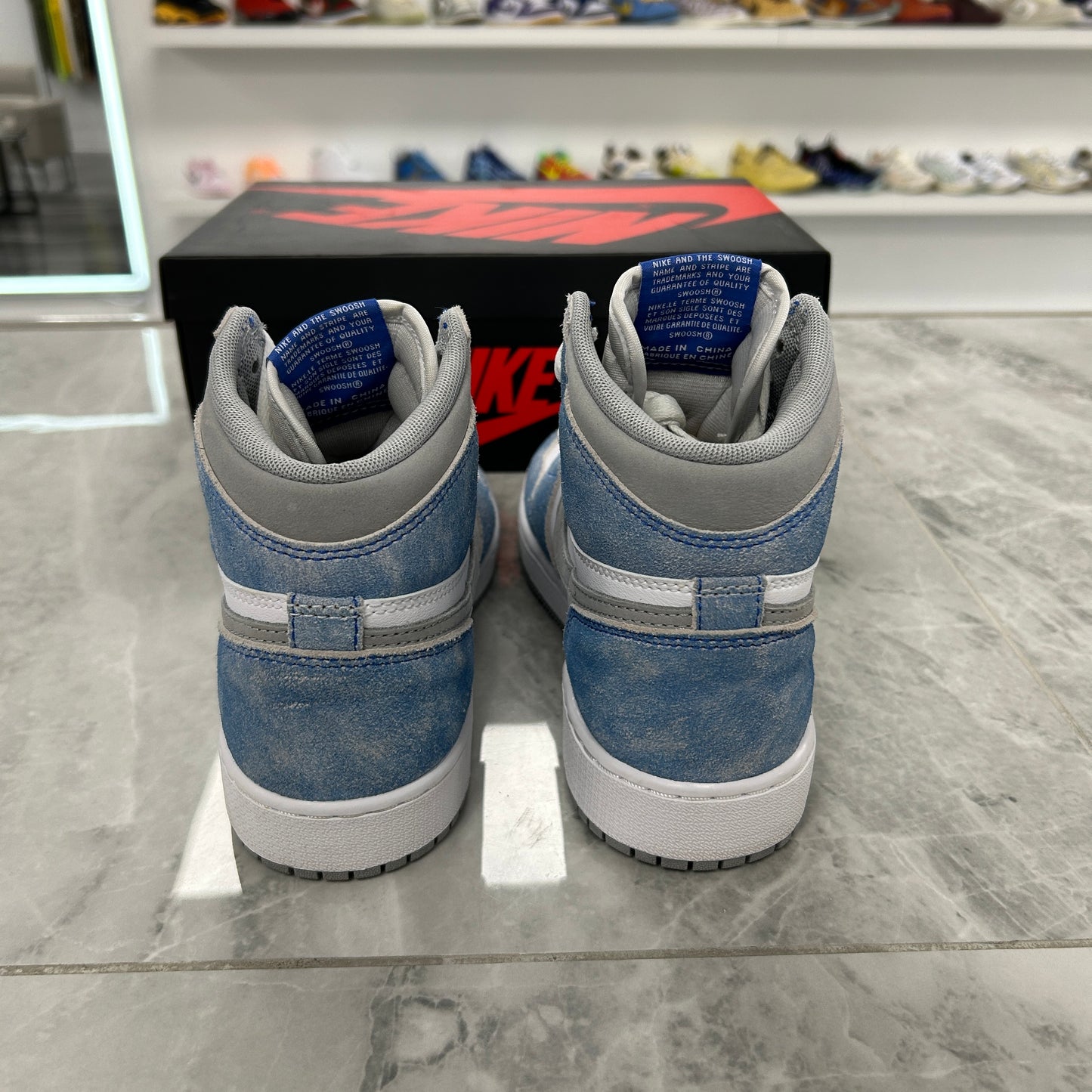 Jordan 1 Retro High OG Hyper Royal (USED)