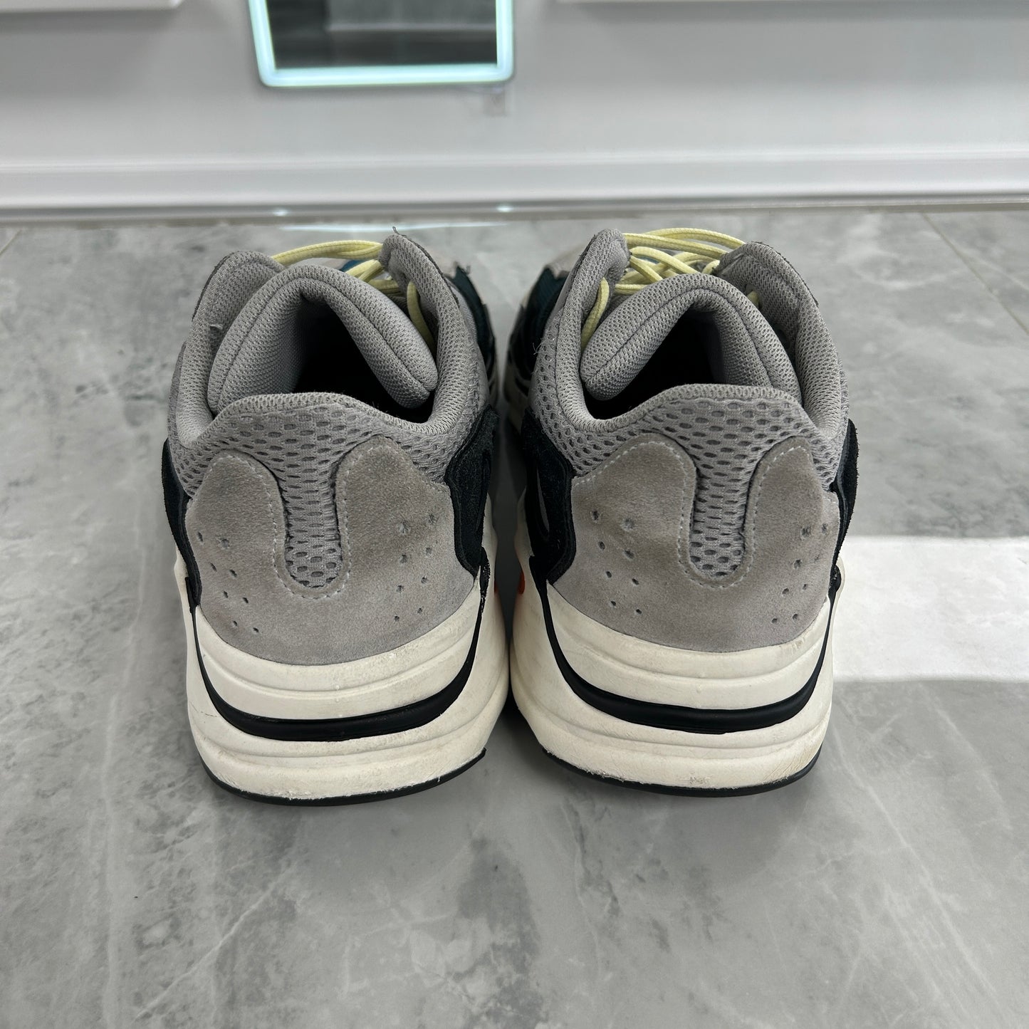 adidas Yeezy Boost 700
Wave Runner (USED NO BOX)