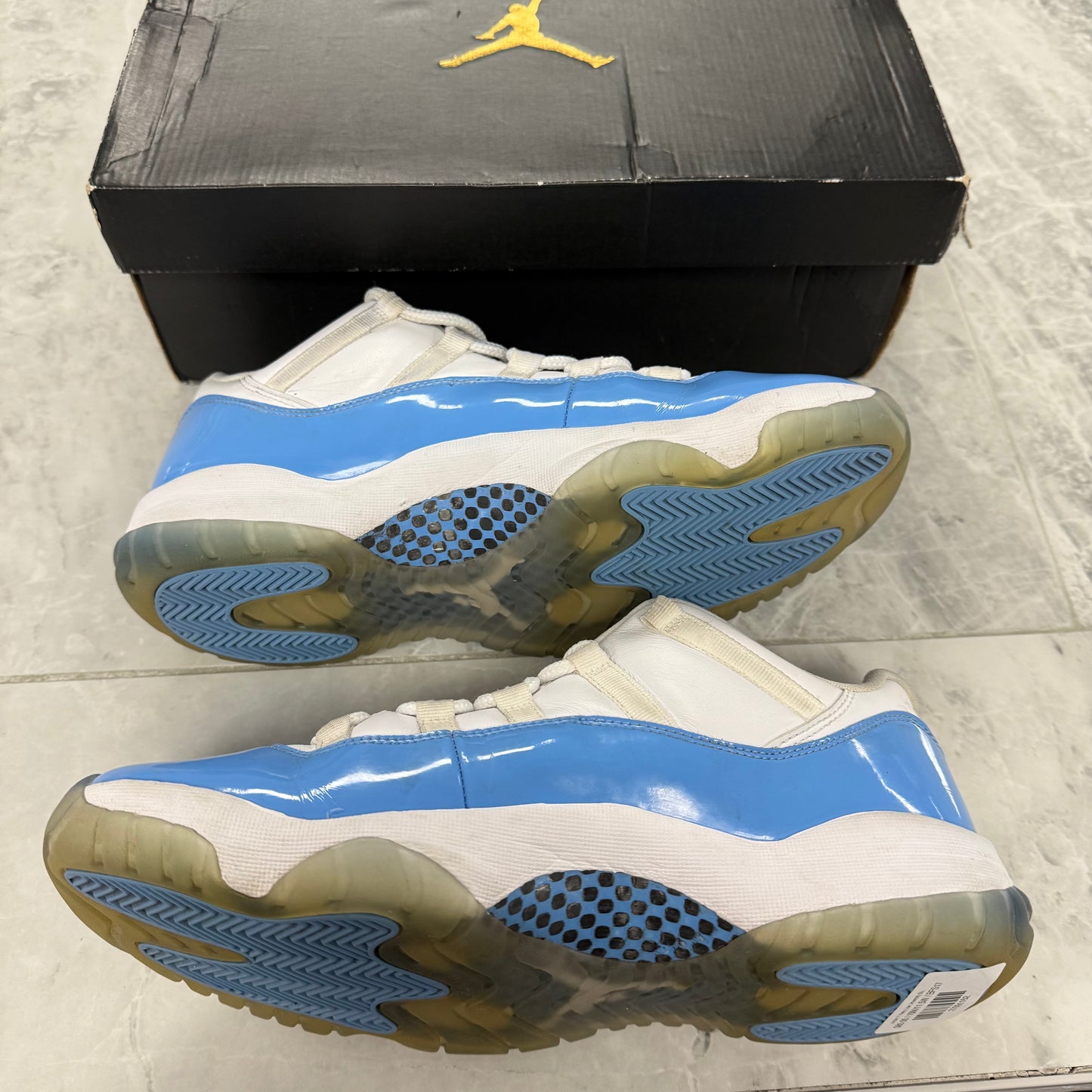 Jordan 11 Retro Low University Blue (2017)(USED)