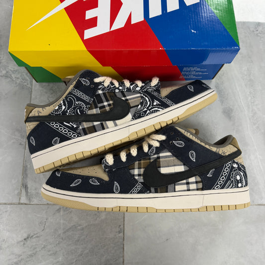 Nike SB Dunk Low Travis Scott - view 2