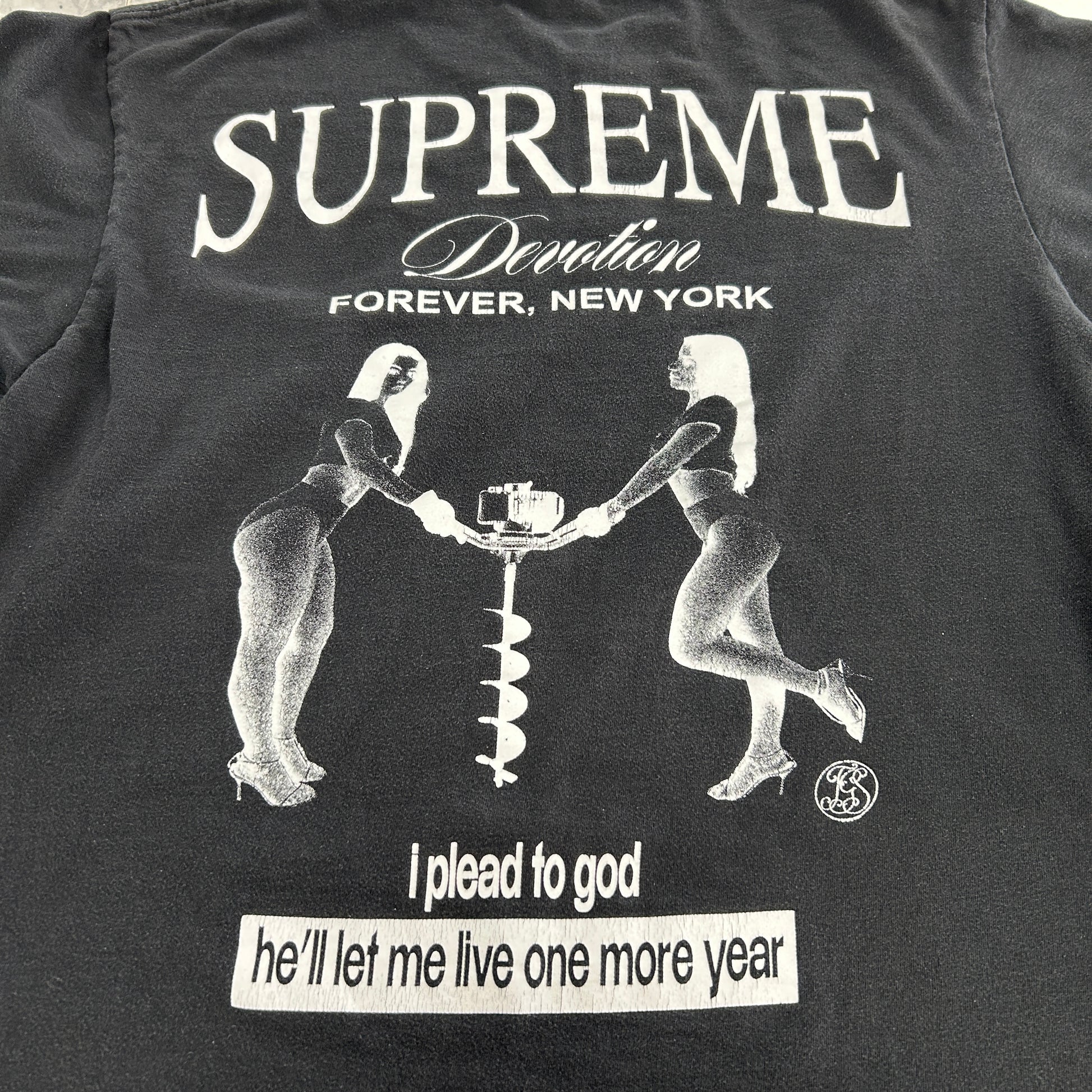 Supreme Devotion tee in black — view 8