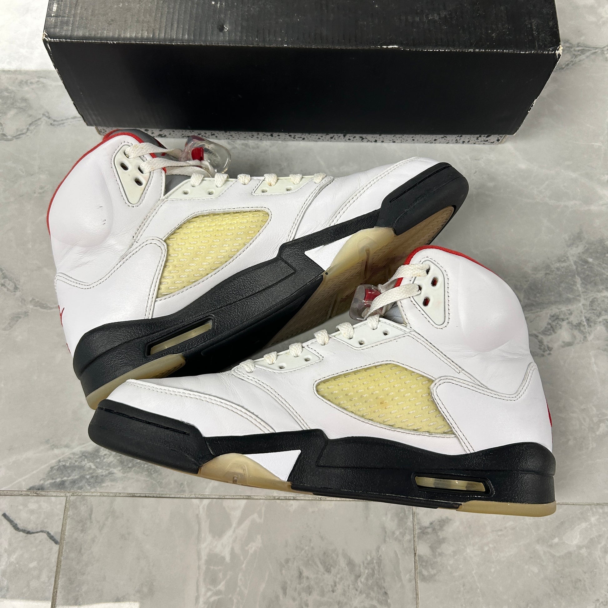 Air Jordan 5 Retro Fire Red (2020) - view 3