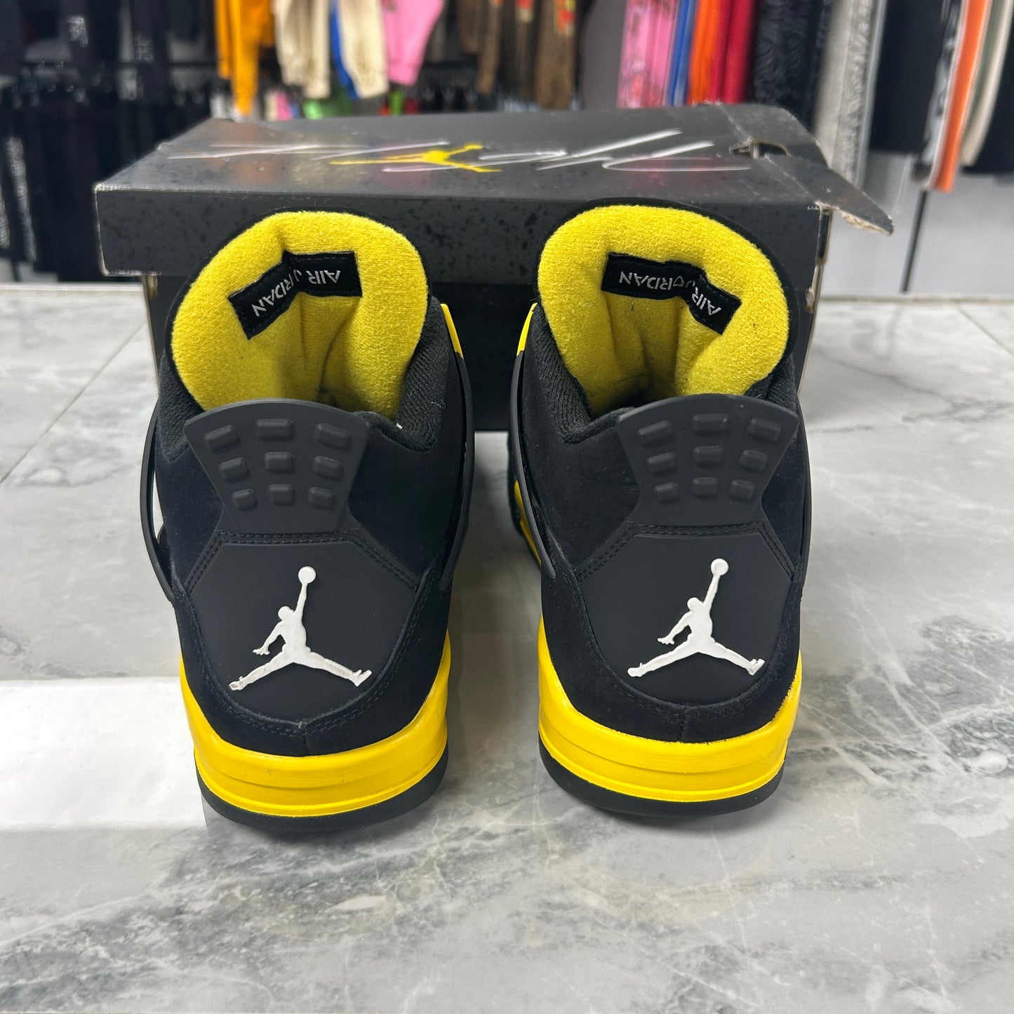 Jordan 4 Retro Thunder (2023) (USED)
