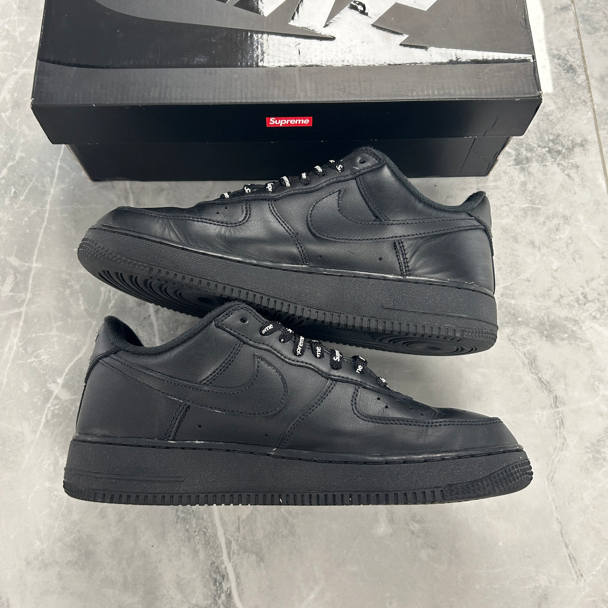 (SZ 9.5M)(USED) Nike Air Force 1 Low Supreme Black