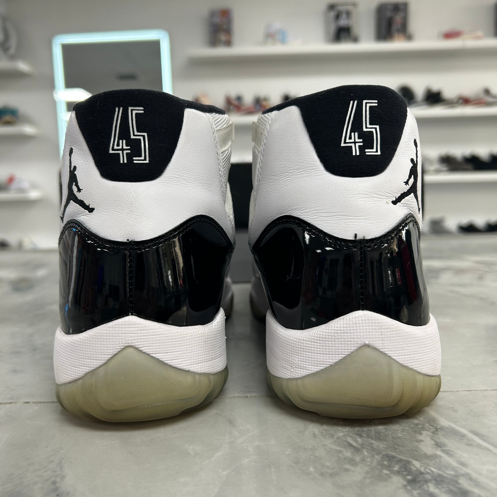 Jordan 11 Retro Concord (2018) - view 5