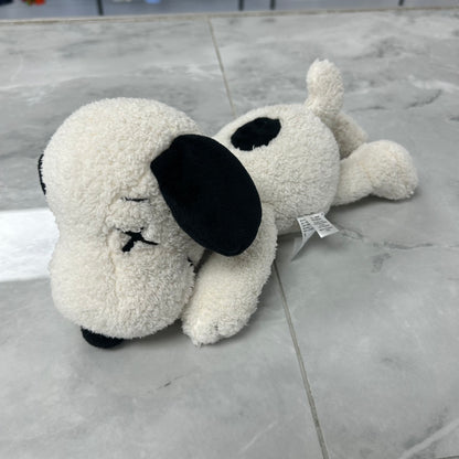 KAWS x Uniqlo x Peanuts Snoopy Plush (Small)