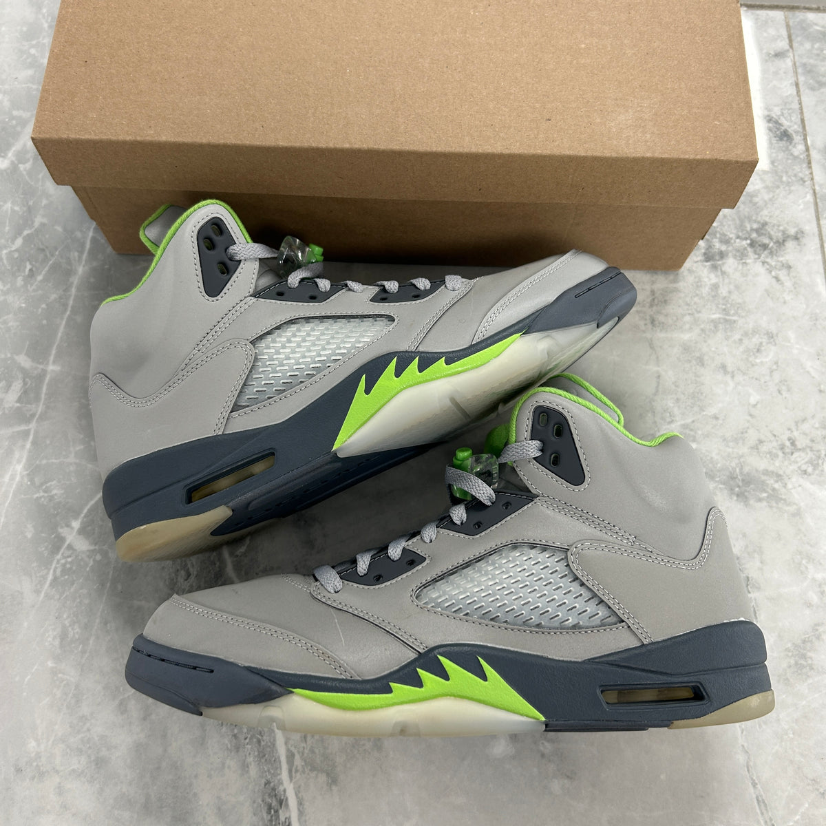 (SZ 10.5M)(USED NO BOX) Jordan 5 Retro Green Bean (2022)
