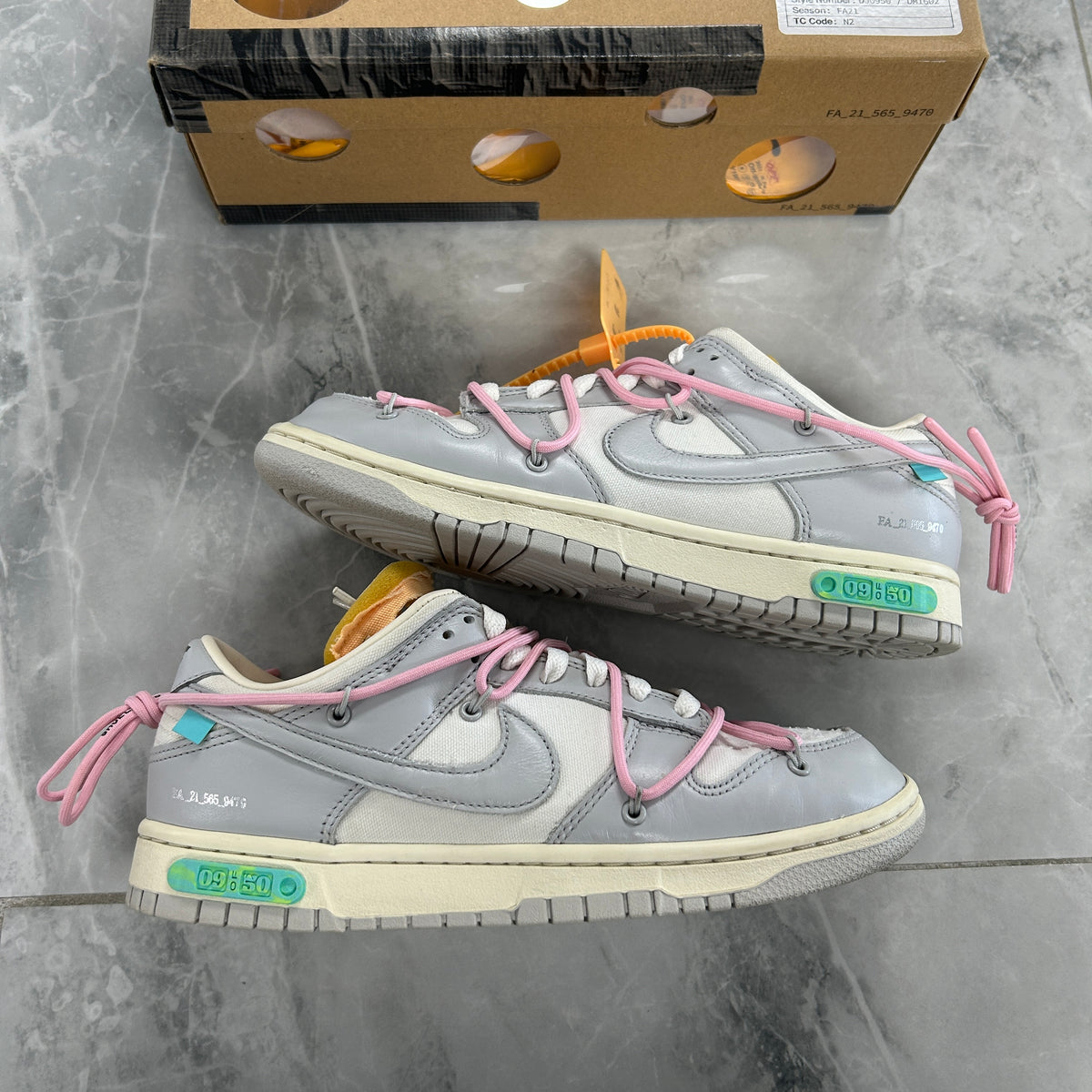 Nike Dunk Low Off-White Lot 9 - view 2