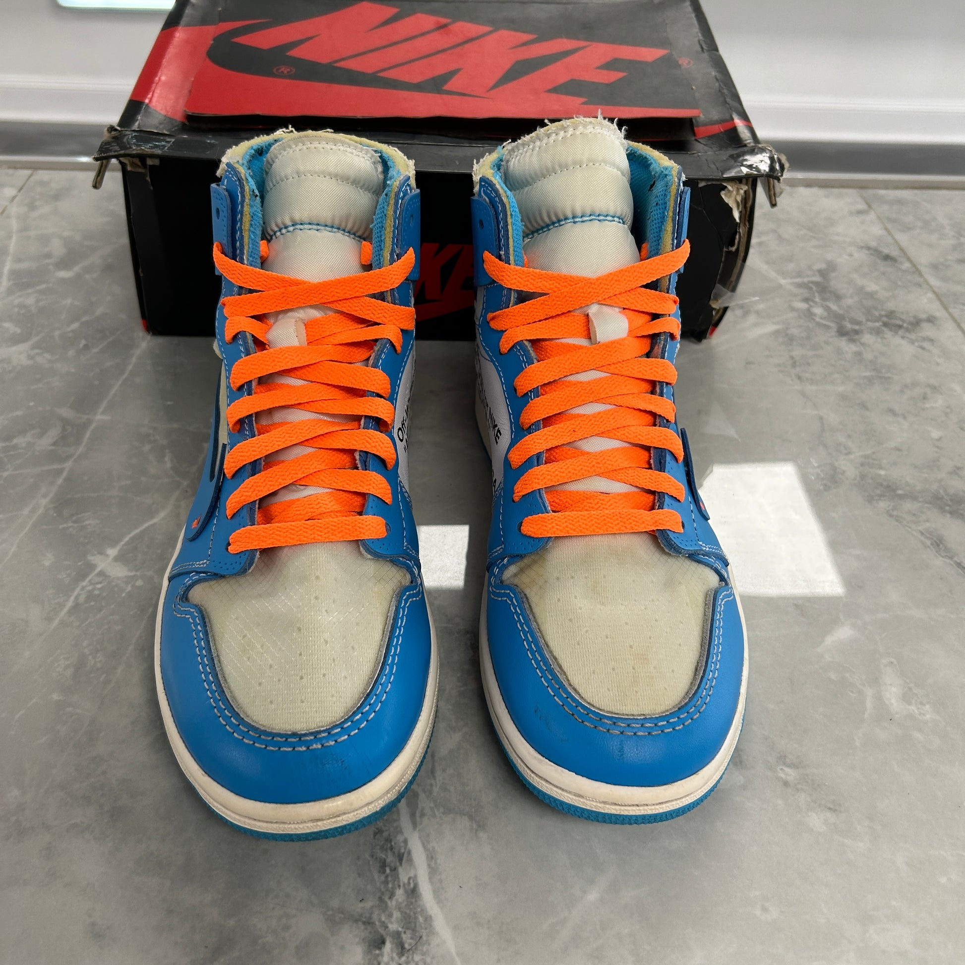 Off-White x Air Jordan 1 Retro High UNC - view 4