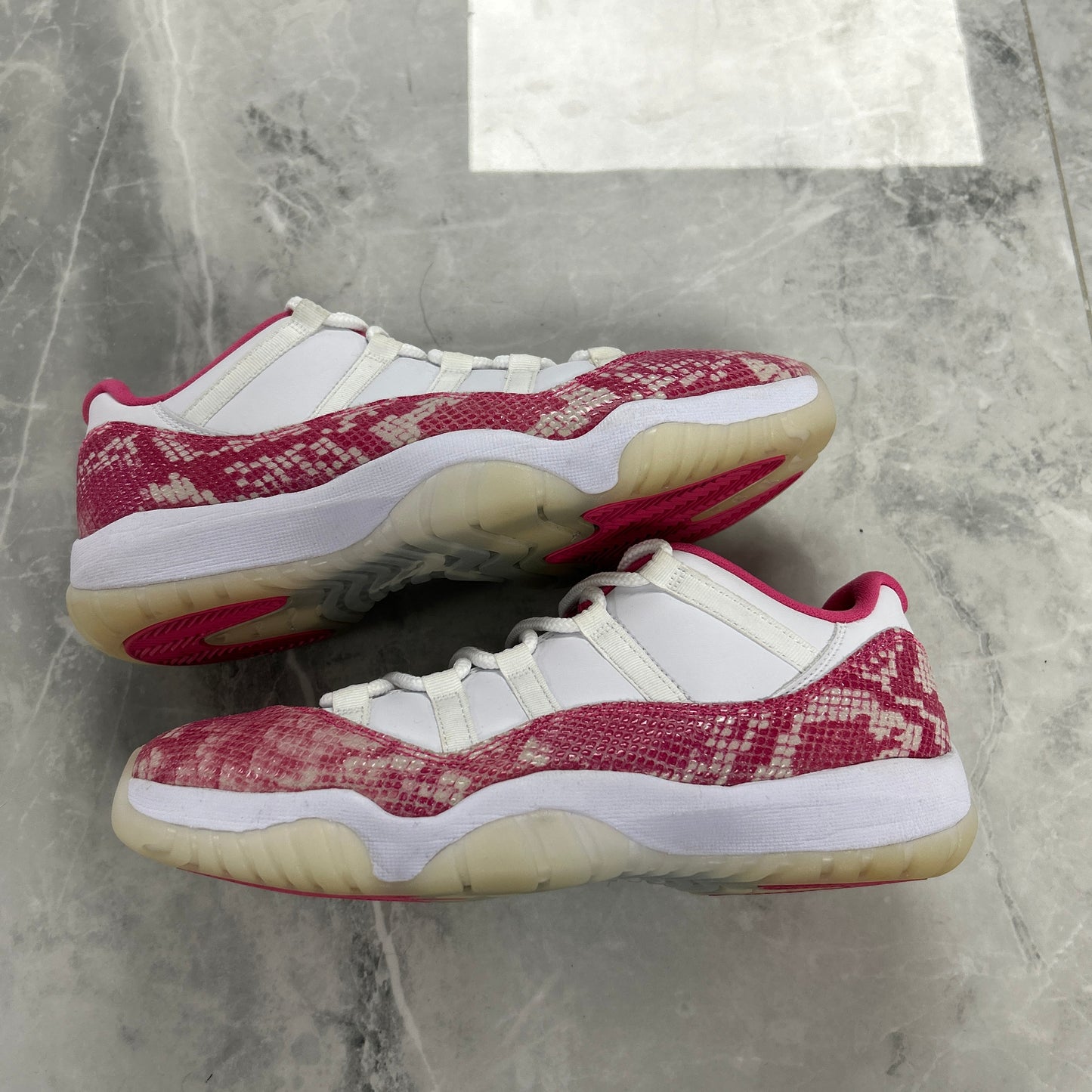 Jordan 11 Retro Low Pink Snakeskin (2019) (USED NO BOX)