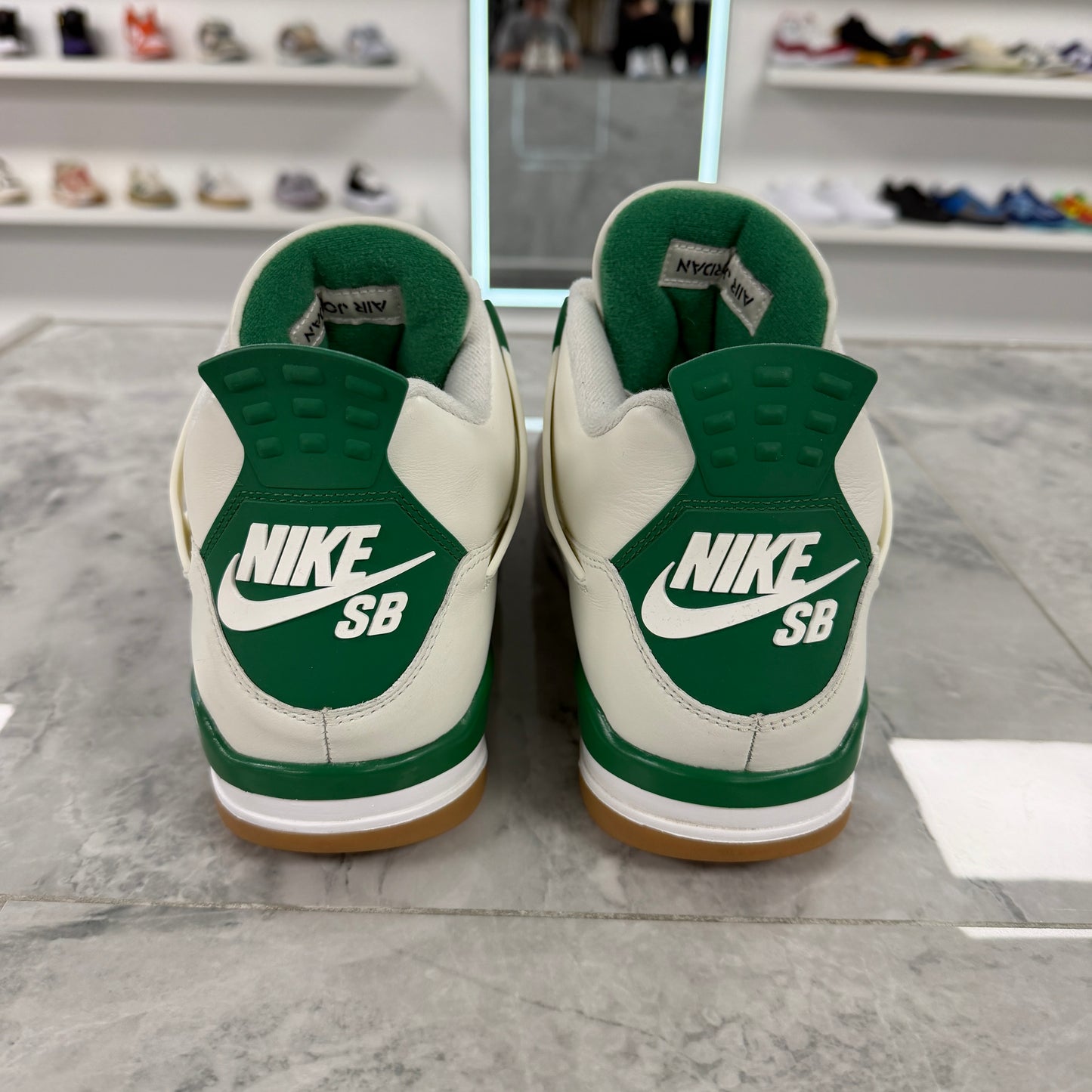 Jordan 4 Retro SB Pine Green (USED NO BOX)