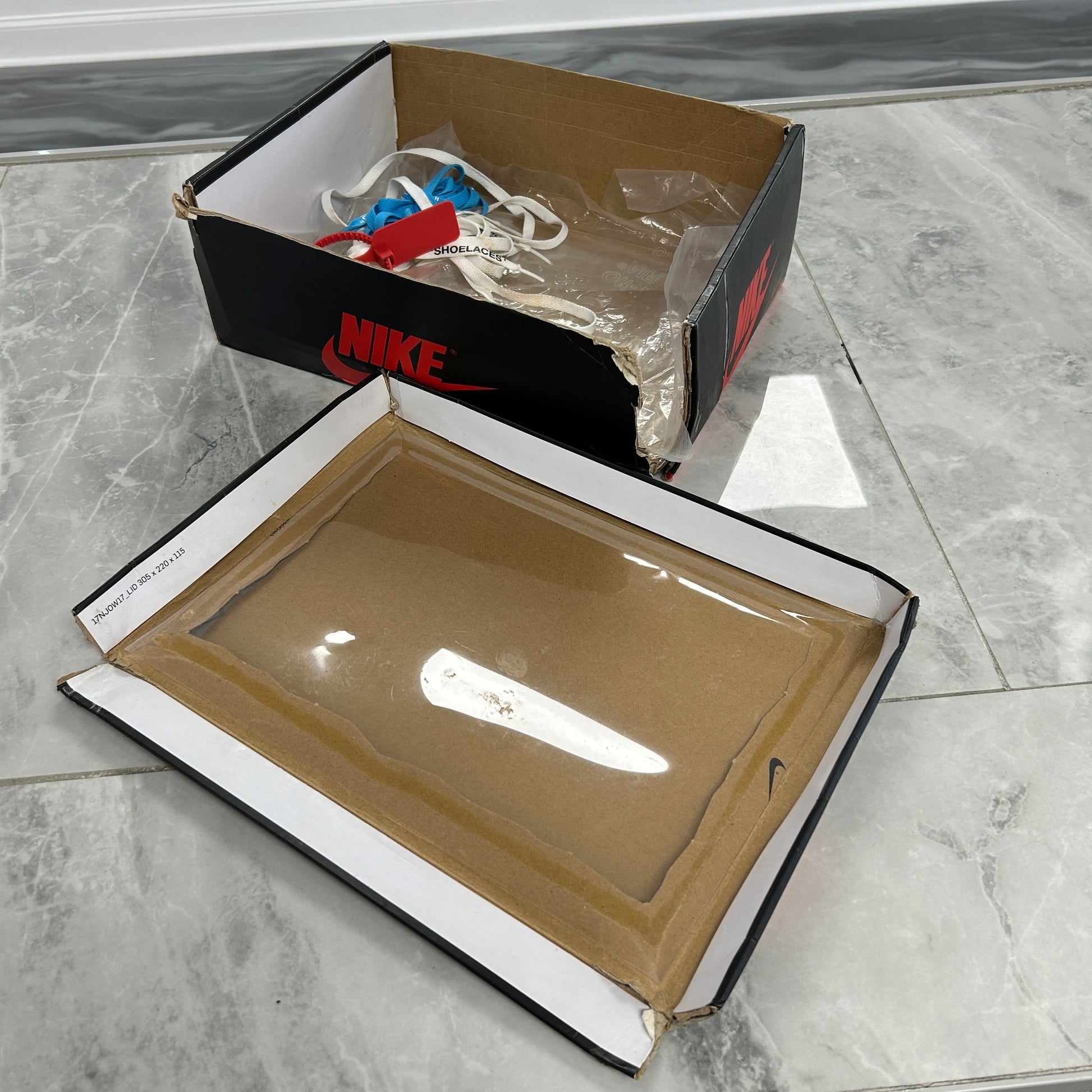 Off-White x Air Jordan 1 Retro High UNC - view 8