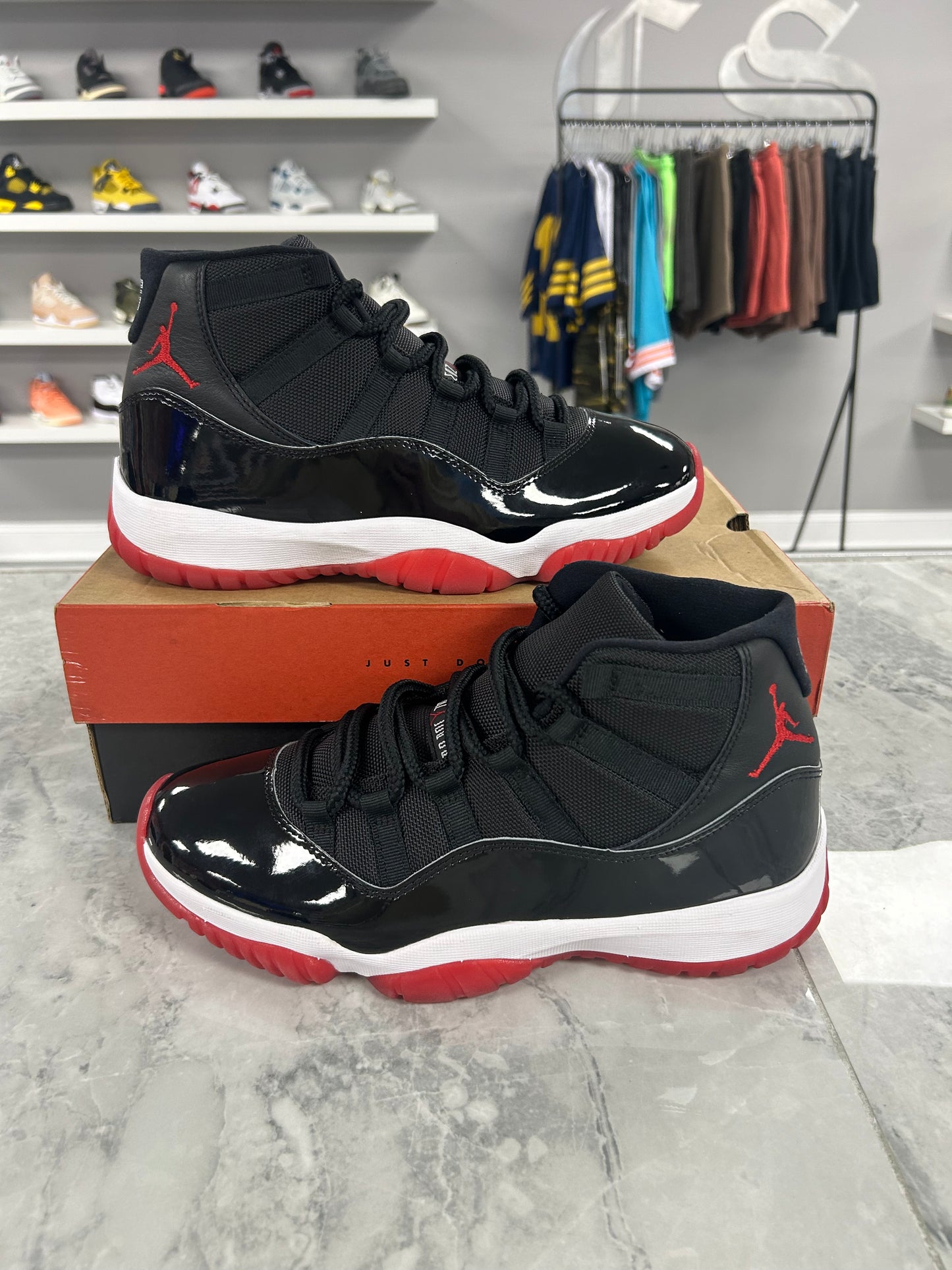 Jordan 11 Retro Playoffs Bred (2019)(USED)