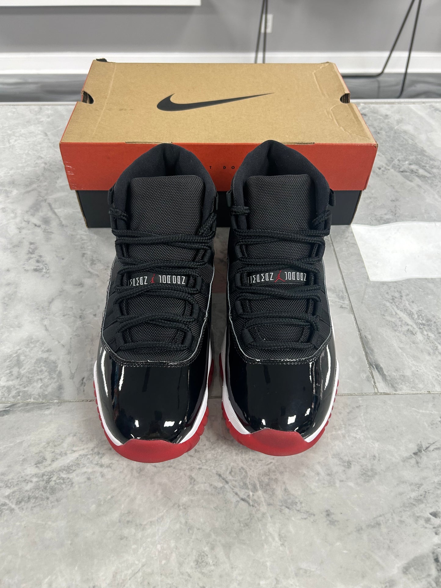 Jordan 11 Retro Playoffs Bred (2019)(USED)