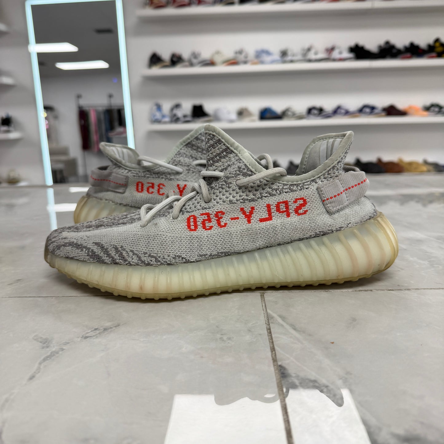 Adidas Yeezy Boost 350 V2 Blue
Tint (USED NO BOX)