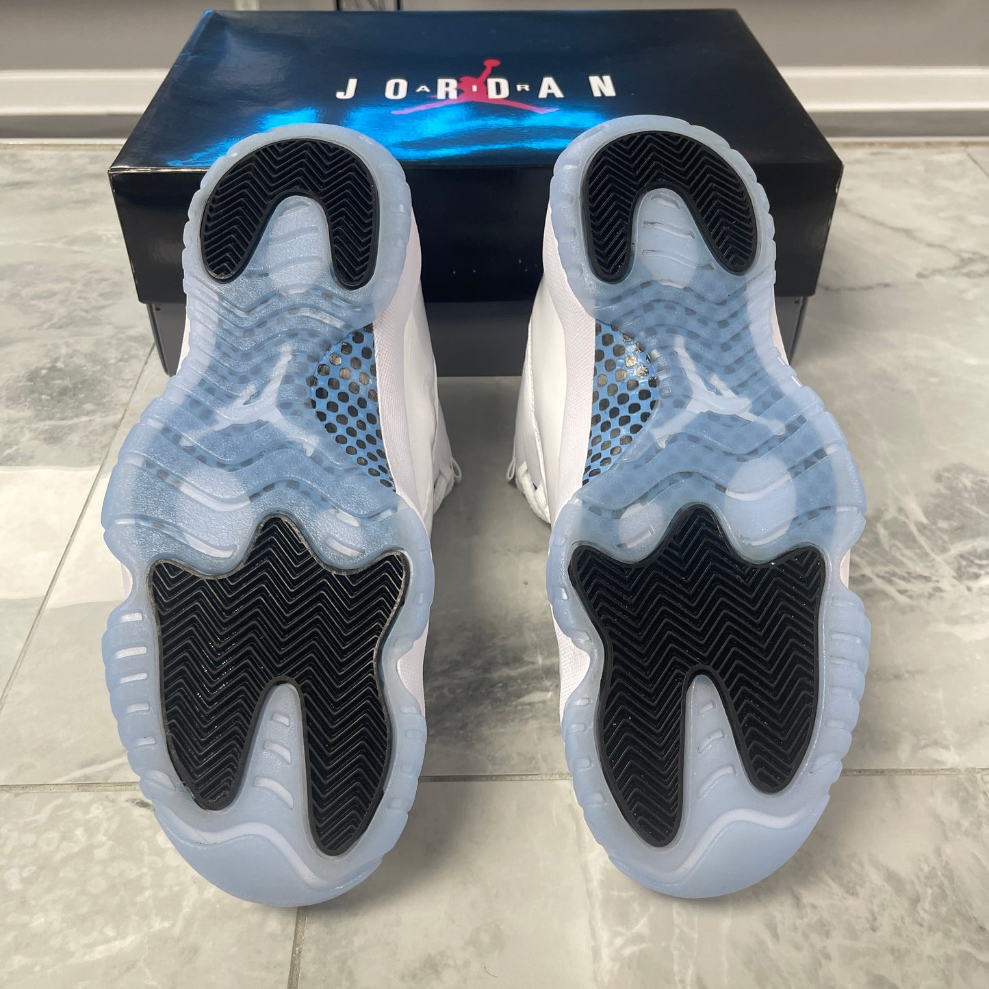 Jordan 11 Retro Legend Blue (2024)