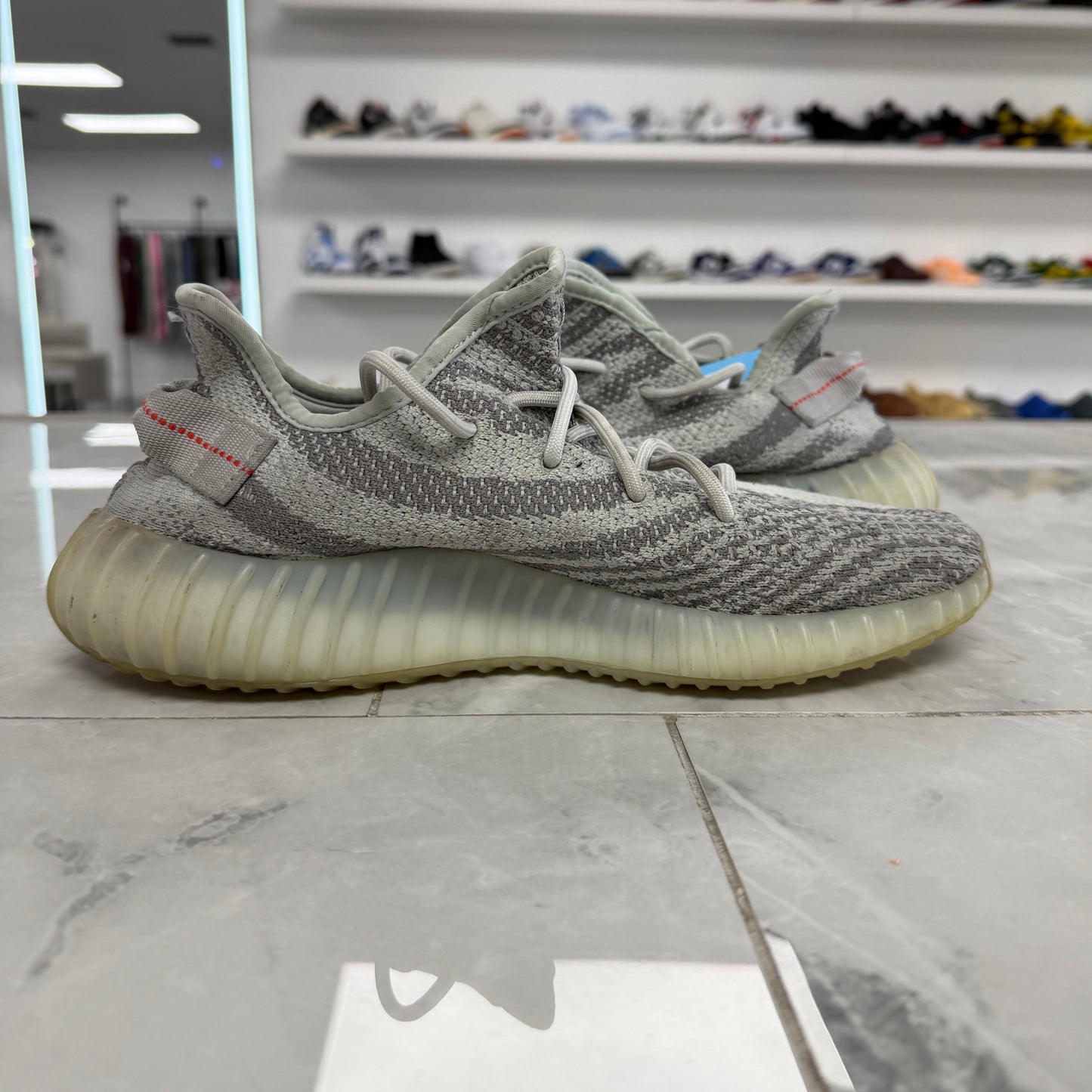 Adidas Yeezy Boost 350 V2 Blue
Tint (USED NO BOX)