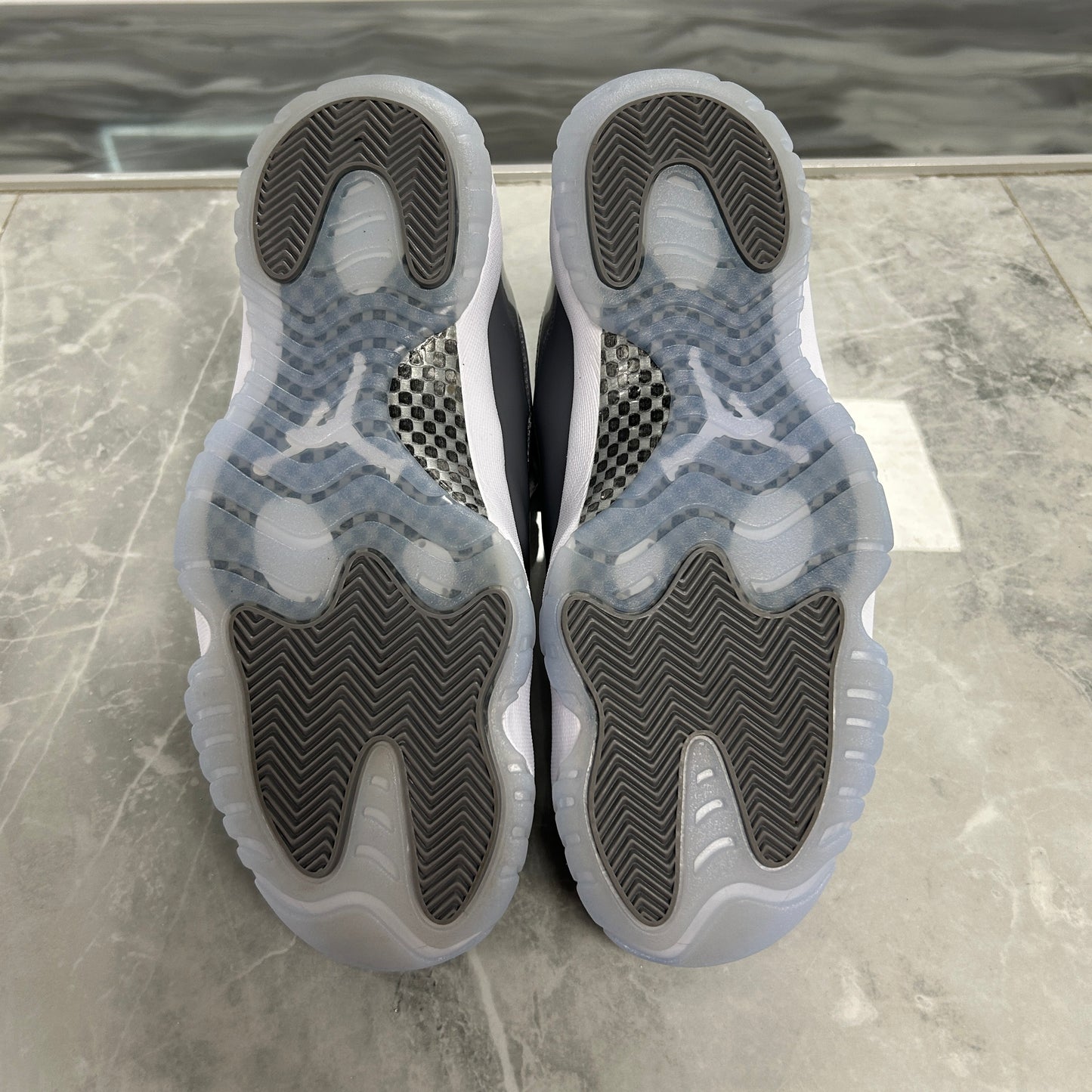 Jordan 11 Retro Cool Grey (2021) (USED NO BOX)