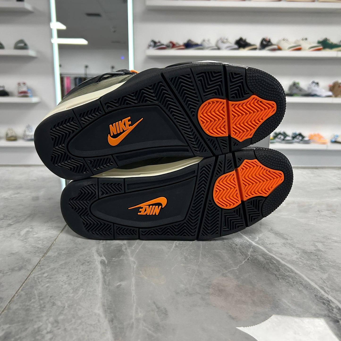 Jordan 4 Retro OG SP Undefeated (2025) (USED)
