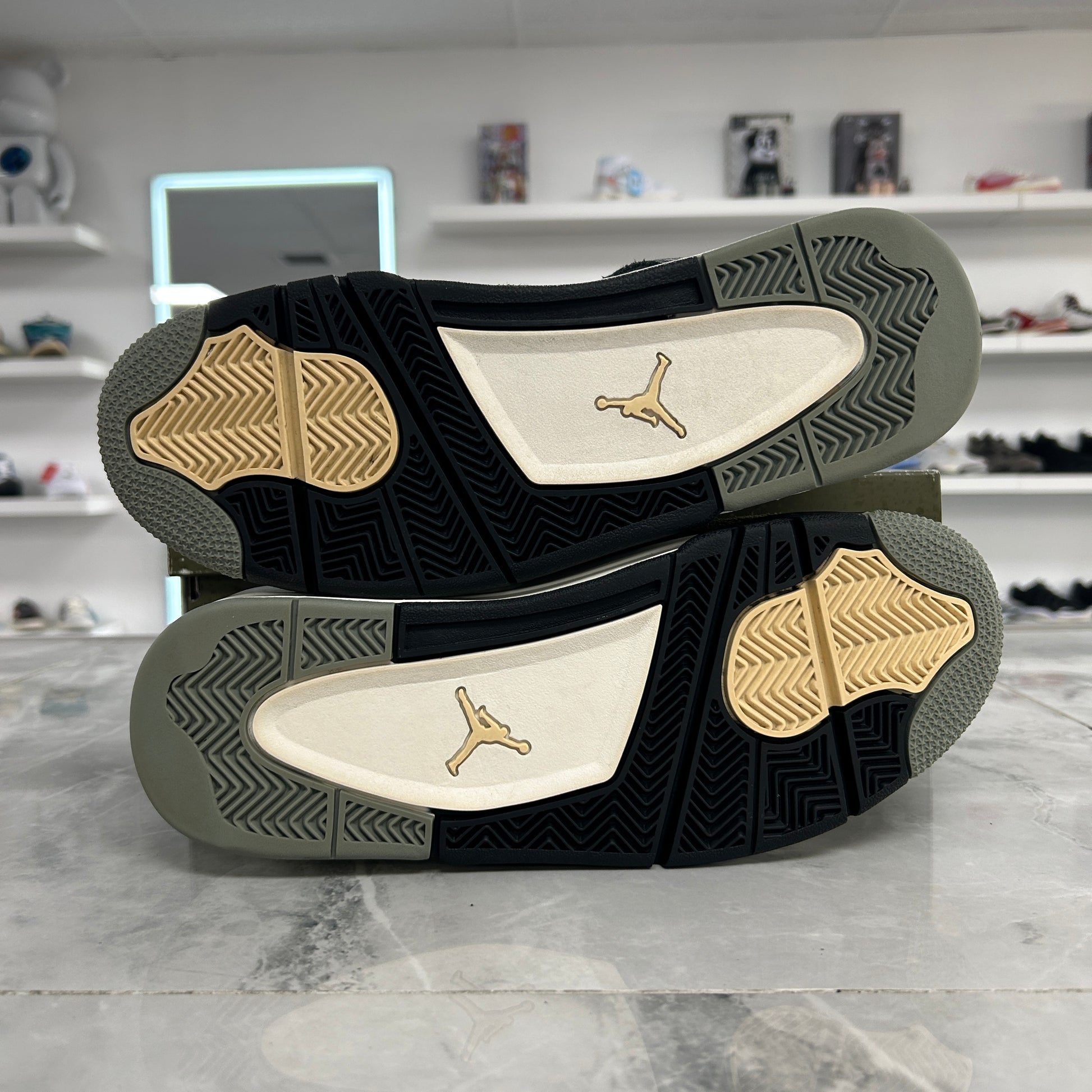Jordan 4 Retro SE Craft Medium Olive - view 6