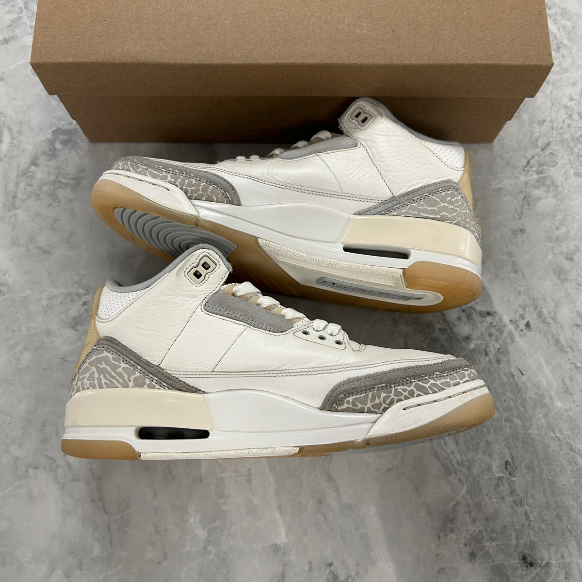 (SZ 9M)(USED NO BOX) Jordan 3 Retro Craft Ivory