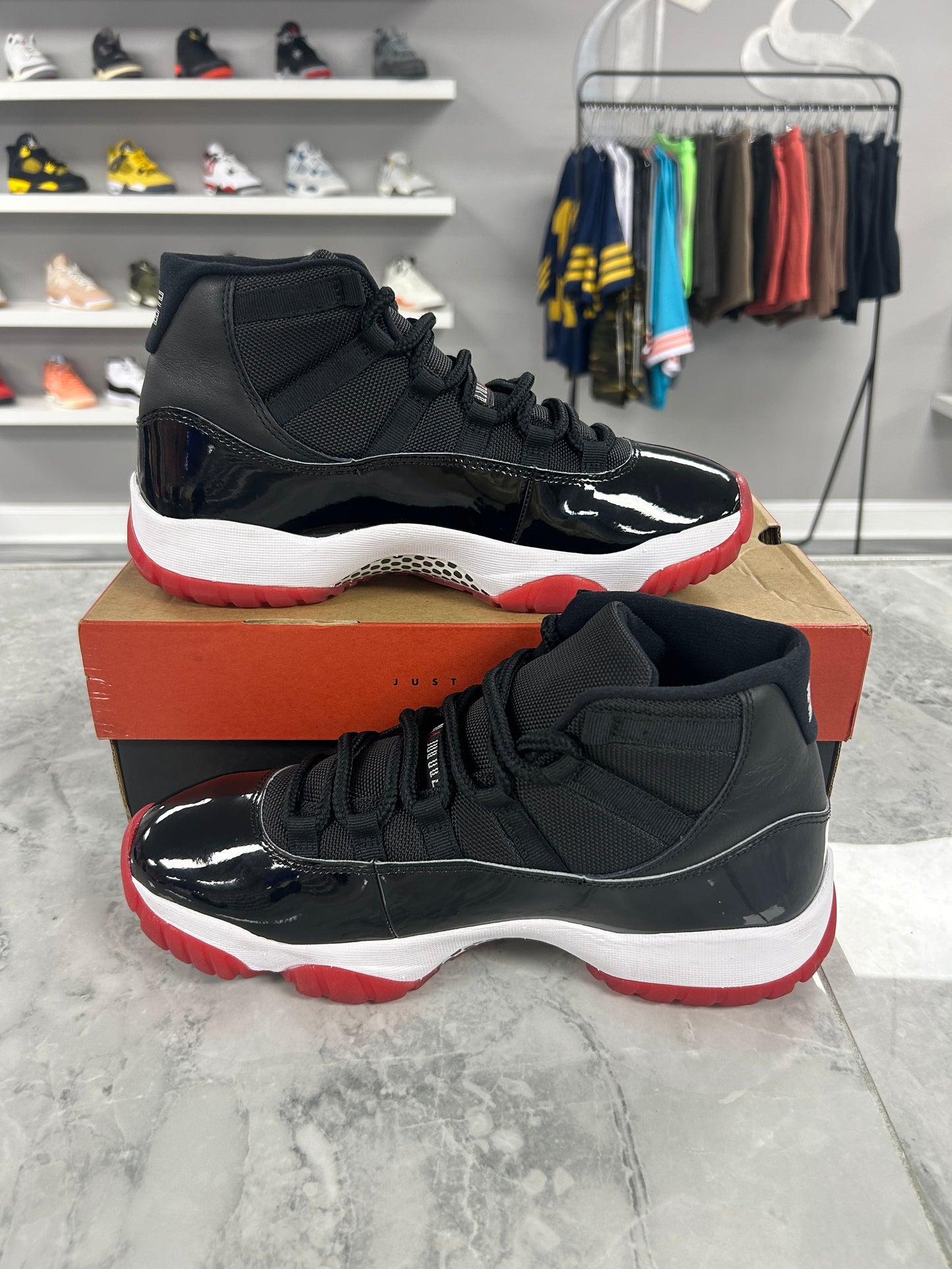 Jordan 11 Retro Playoffs Bred (2019)(USED)