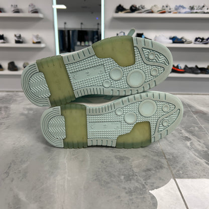 Off-White Out of Office White
Mint (USED NO BOX)