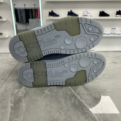 OFF-WHITE Out Of Office Suede
Light Blue (USED)