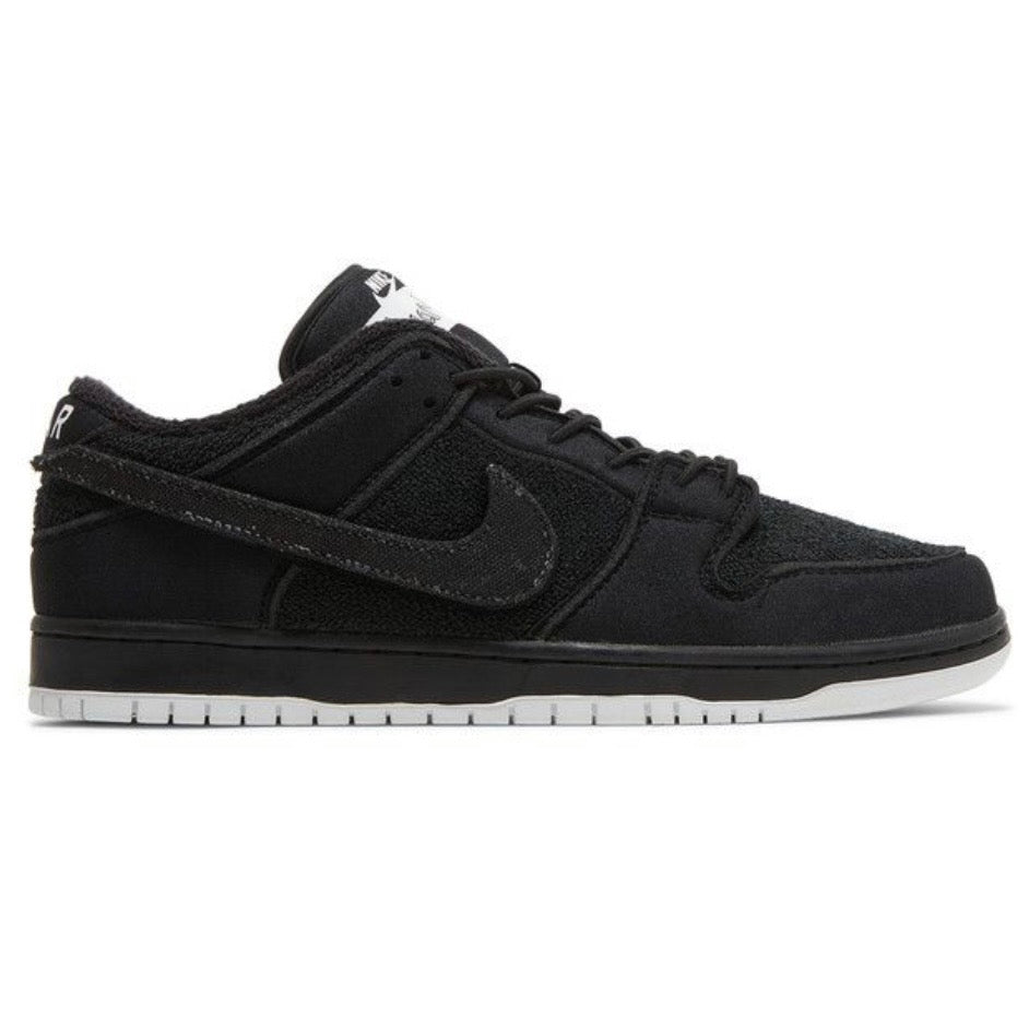 Nike SB Dunk Low Gnarhunters (USED NO BOX)
