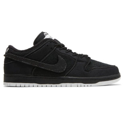 Nike SB Dunk Low Gnarhunters (USED NO BOX)
