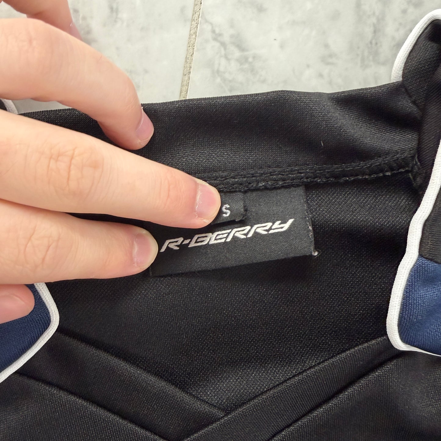 GV Gallery Raspberry Hills Infinity Jersey
