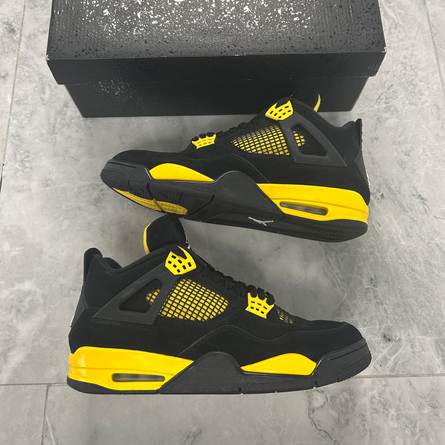 Jordan 4 Retro Thunder (2023)(USED)