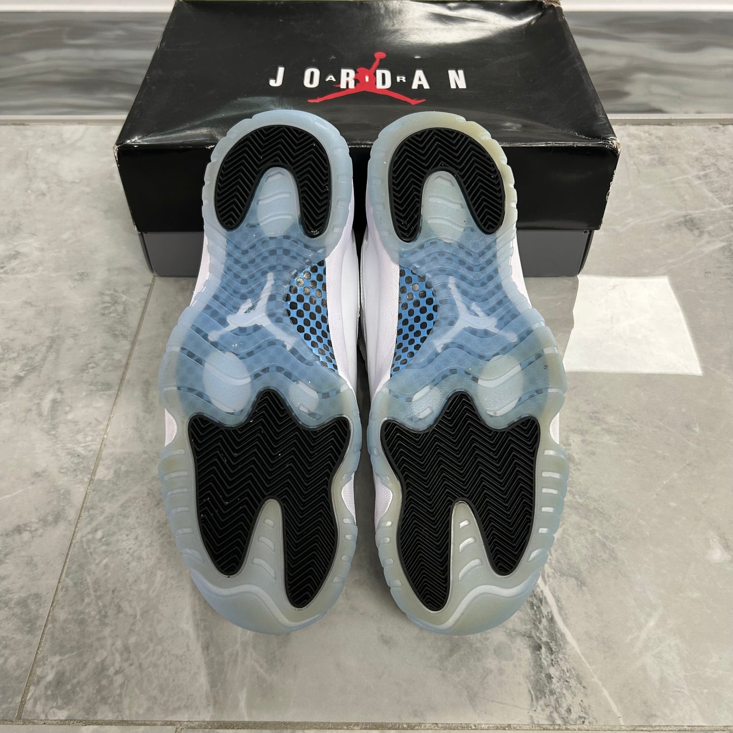 Jordan 11 Retro Legend Blue (2024) (USED)