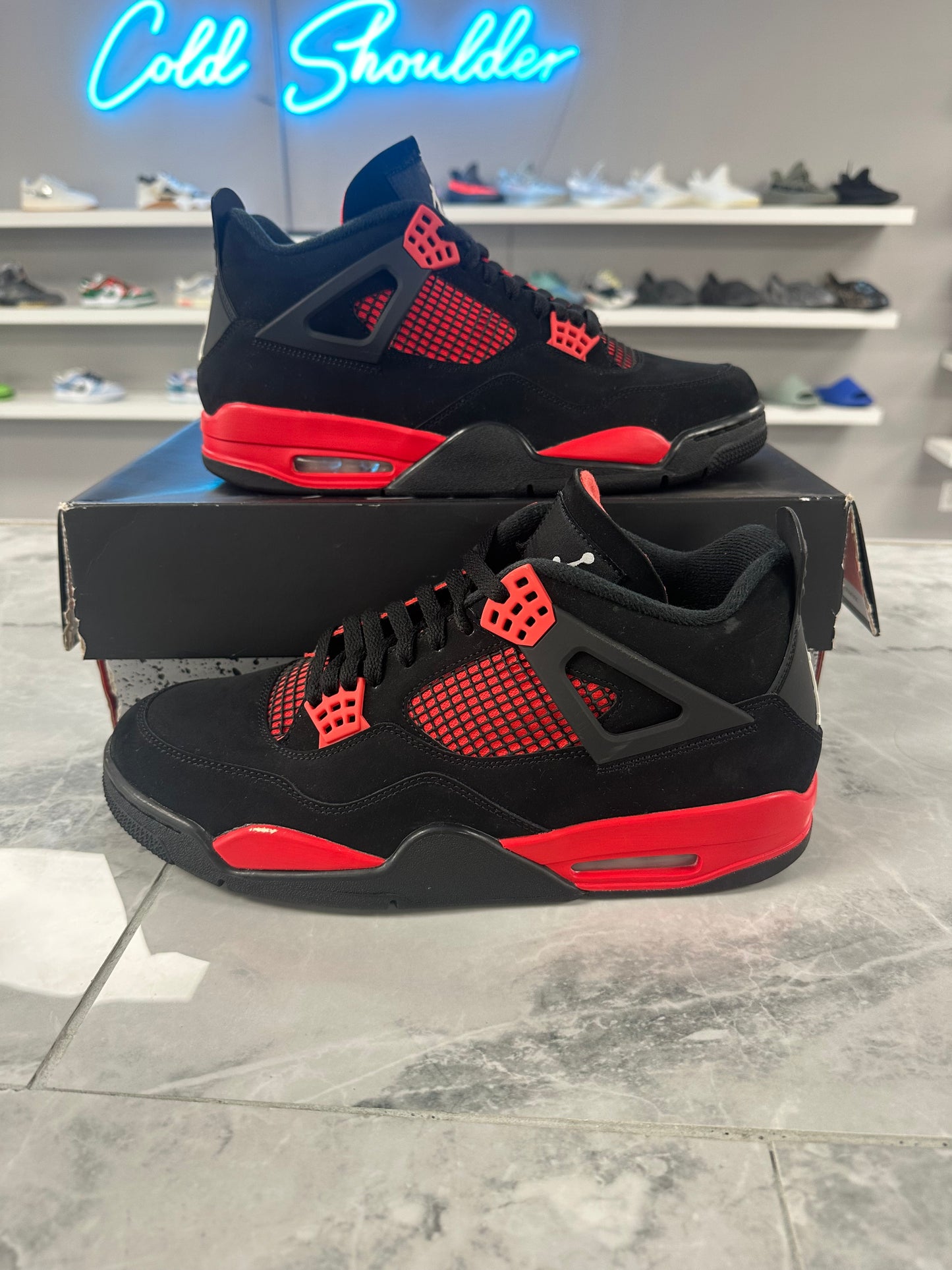 Jordan 4 Retro Red Thunder (USED)